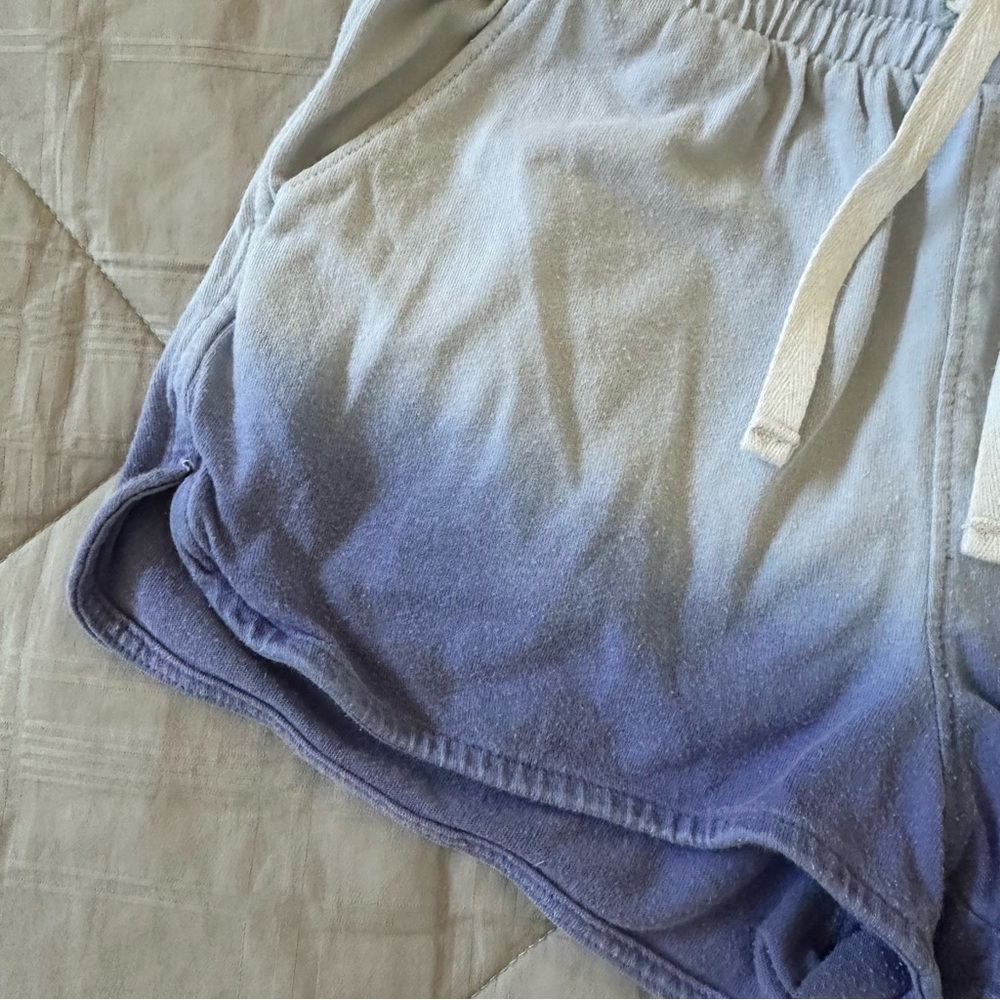 Tea Collection Gradient Blue and White Kids Shorts- Sz 5 - Picture 2 of 7